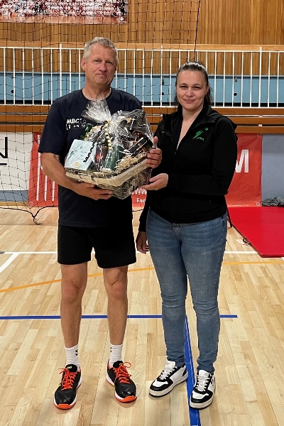 Jan Kold med SVBK bestyrelsesmedlem, Pernille Packert Martensen årets svbker2024